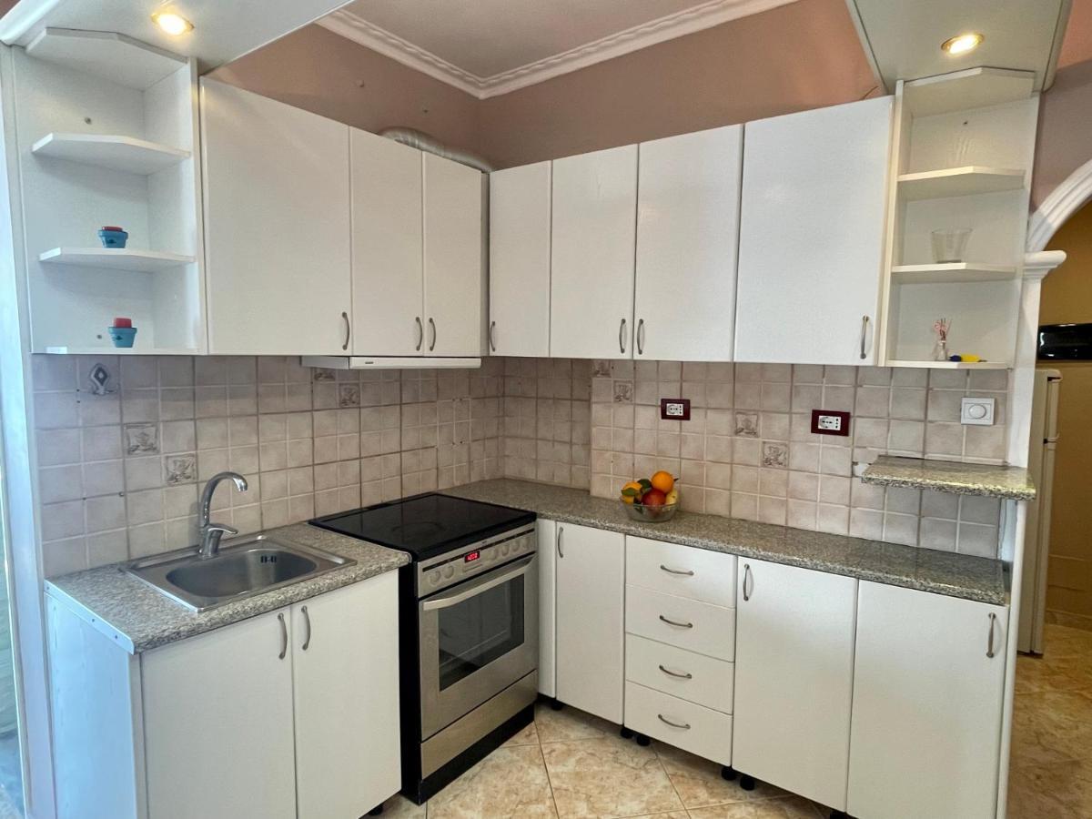 Sea View Apartment Vlore Luaran gambar