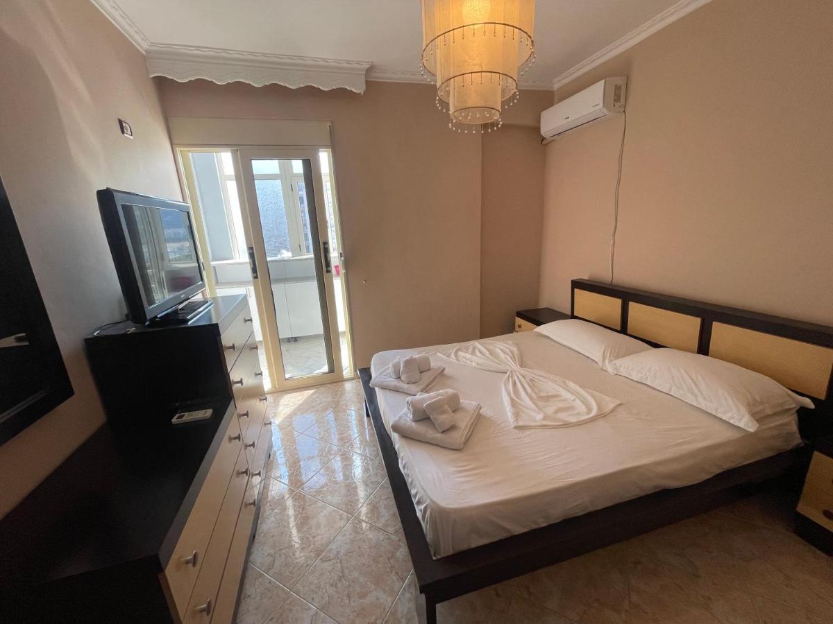 Sea View Apartment Vlore Luaran gambar