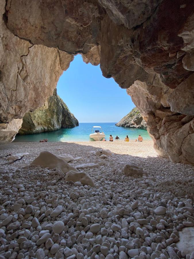 Sea View Apartment Vlore Luaran gambar